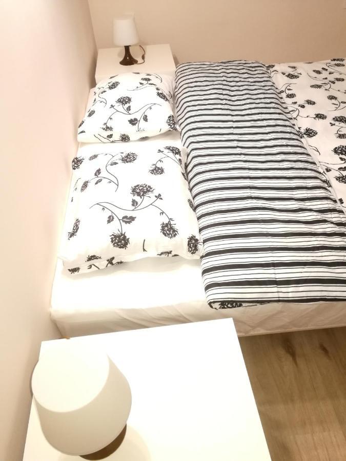 White Rose Apartment Boedapest Buitenkant foto